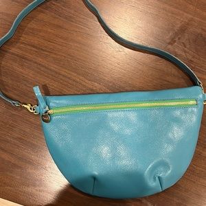 Grande Fanny - bright blue